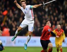 开云下载-英国队在拳击比赛中全面压倒对手，取得胜利的简单介绍