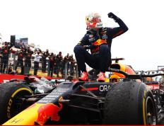 开云官网-雷诺车队横扫哈斯车队，拉塞尔带队取胜