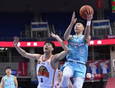 开云体育官方网站-青岛队轻取快船，张镇麟关键制胜的简单介绍