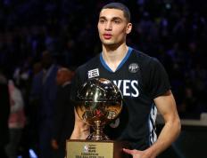 开云体育-欧冠半决赛上演跨界焦点战，阿根廷国家队3-0轻取安哥拉，梅西双响引领胜利