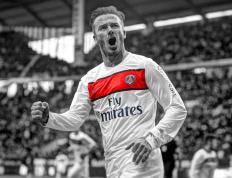 开云体育app-绿茵双城记，姆巴佩的纪录之夜与突尼斯的碾压时刻