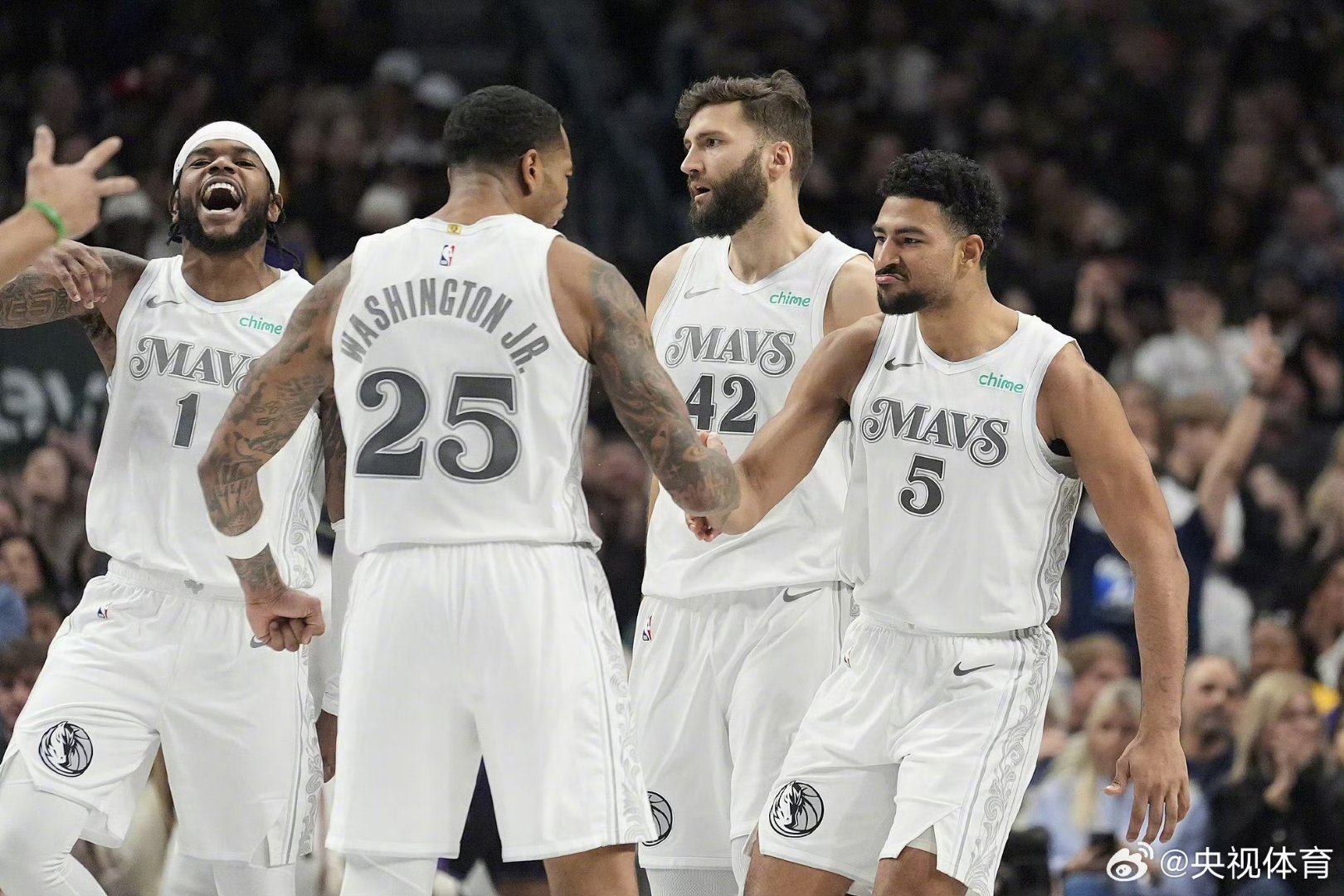 开云体育-独行侠队成功逆转勇士队