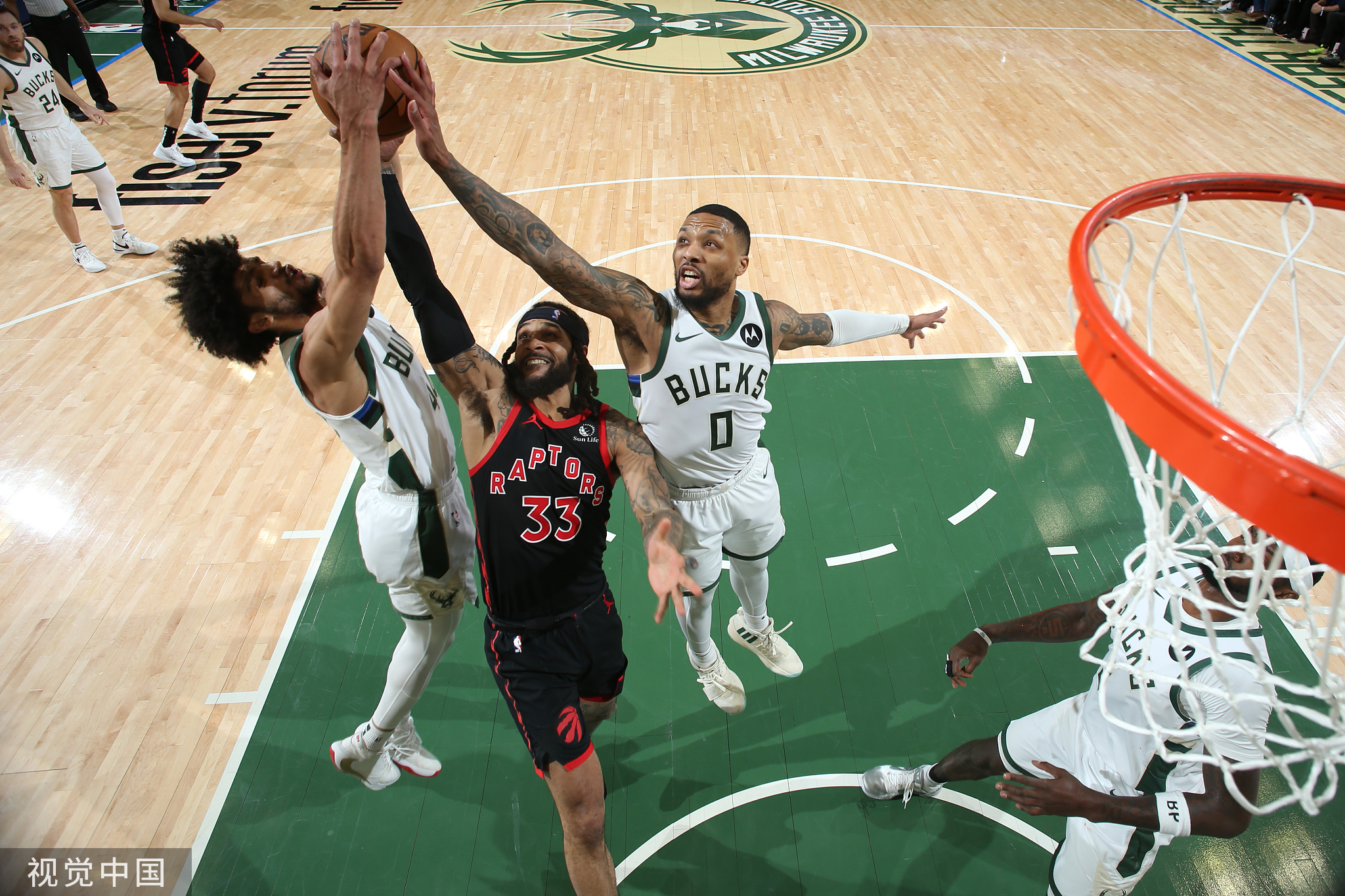 开云平台-勇士客场击败公牛,扬尼斯砍下24+15+7