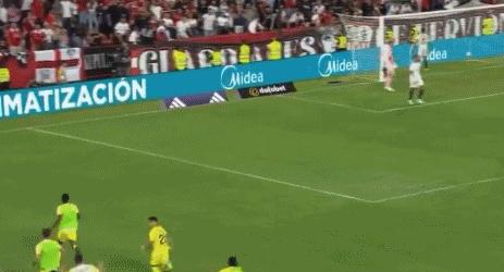 开云下载-比利亚雷亚尔客场遭遇惨败，西甲前景堪忧！